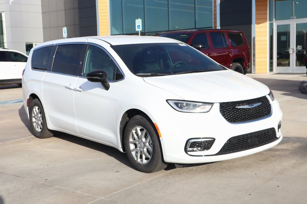 New 2026 Chrysler Pacifica Select FWD image 1