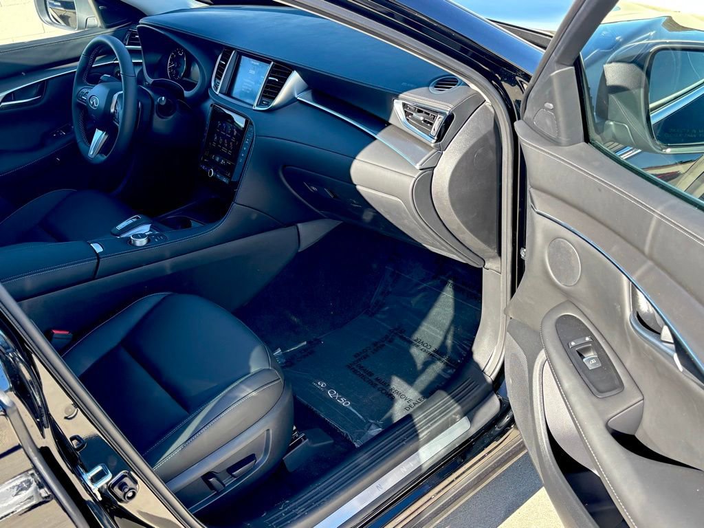 New 2025 INFINITI QX50 Pure image 24