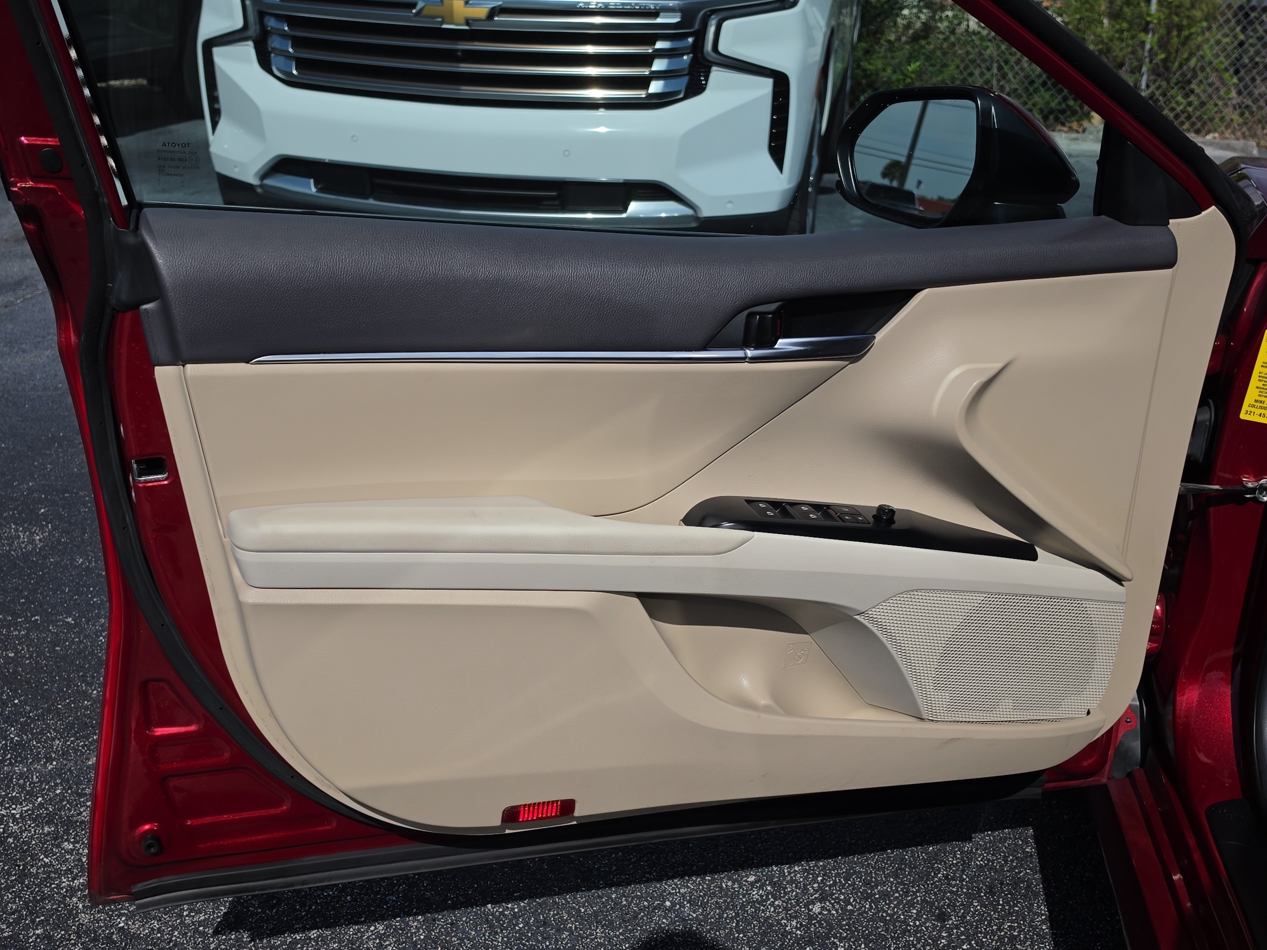 Used 2020 Toyota Camry LE FWD image 17
