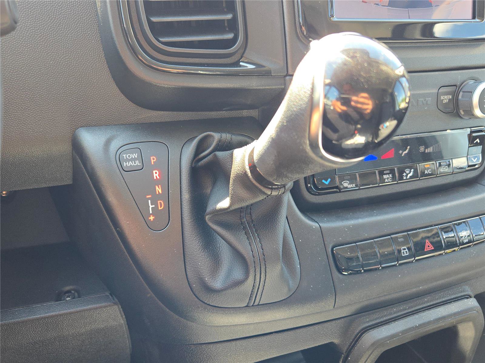 Used 2025 RAM ProMaster 2500 w/ Convenience Group image 29