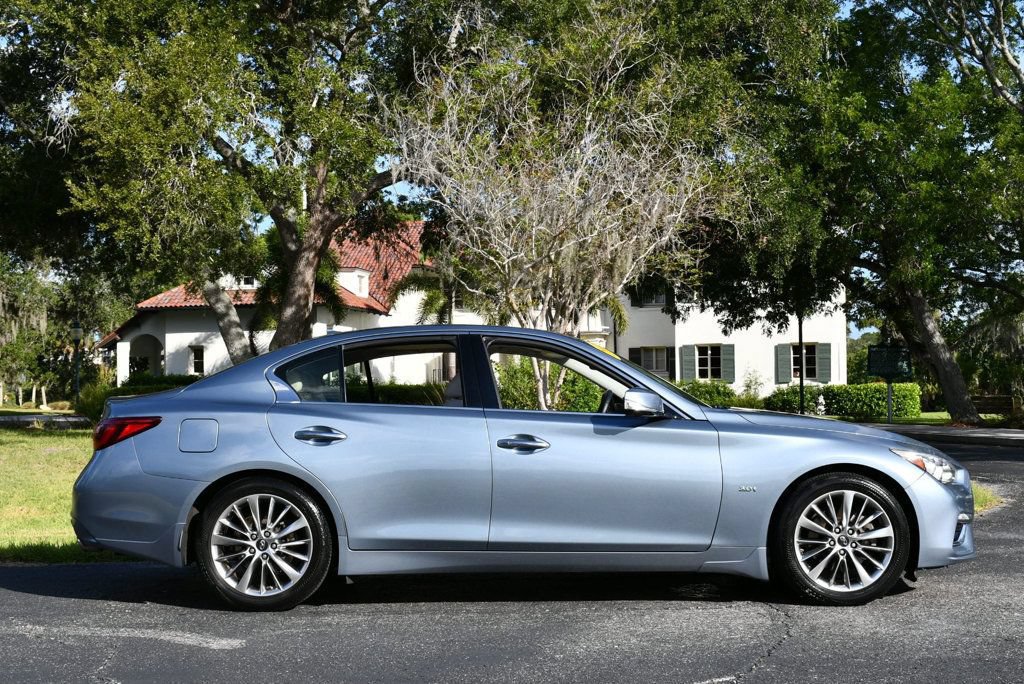Used 2018 INFINITI Q50 Luxe w/ Sensory Package (Luxe) RWD image 7