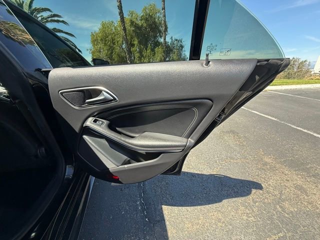 Used 2016 Mercedes-Benz CLA 250 image 13