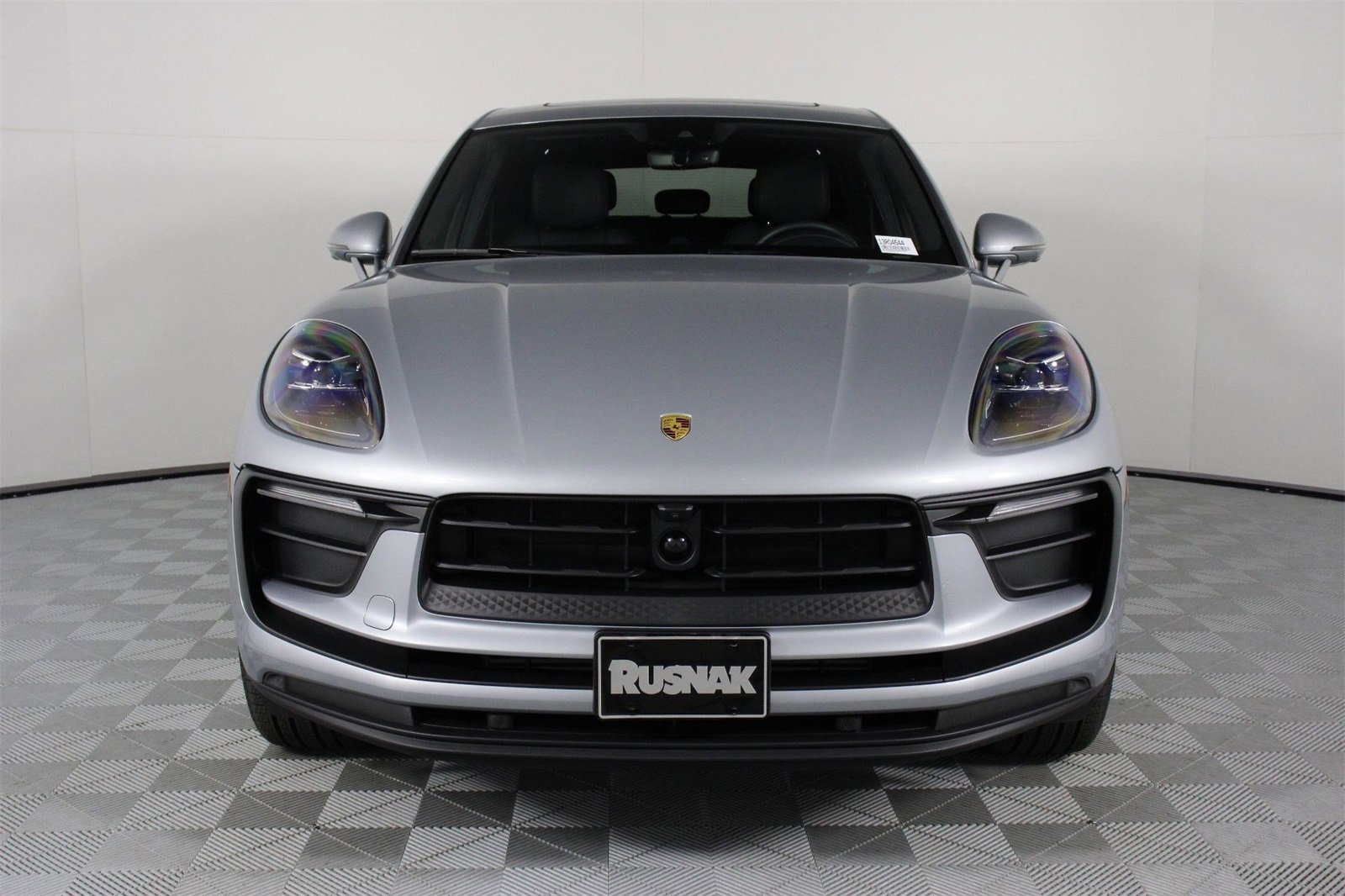 Used 2025 Porsche Macan image 10