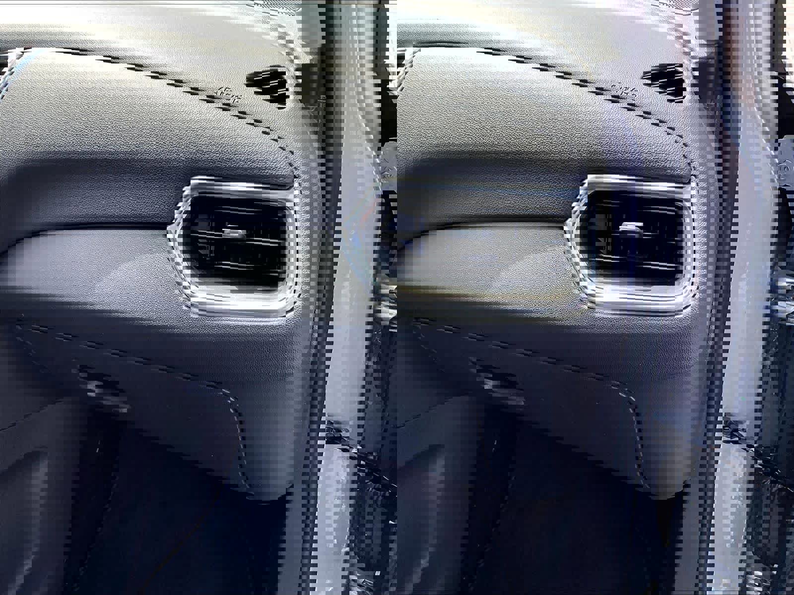 Used 2024 Chevrolet Equinox LT AWD/4WD image 13