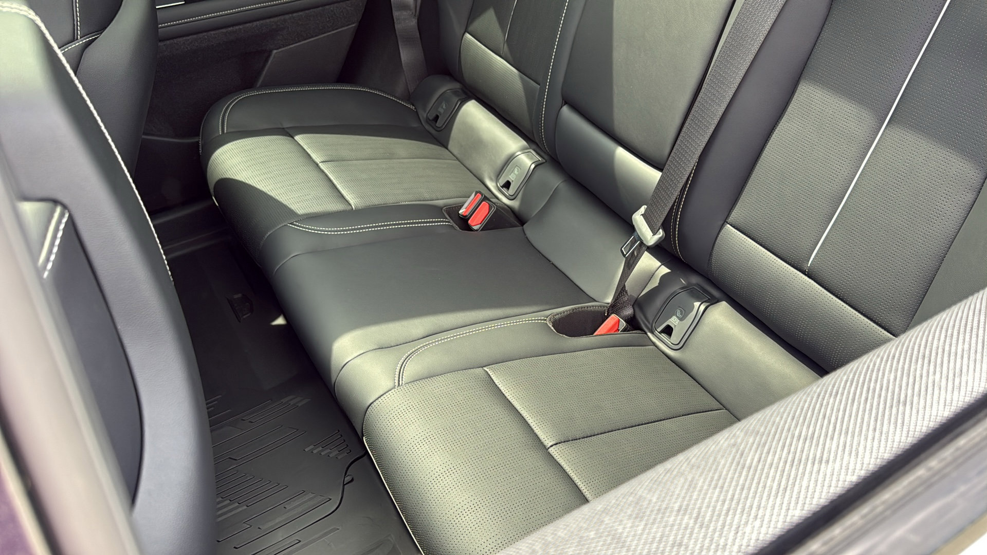 New 2026 Cadillac Optiq Sport 2 w/ LPO, Floor Liner Package AWD/4WD image 28