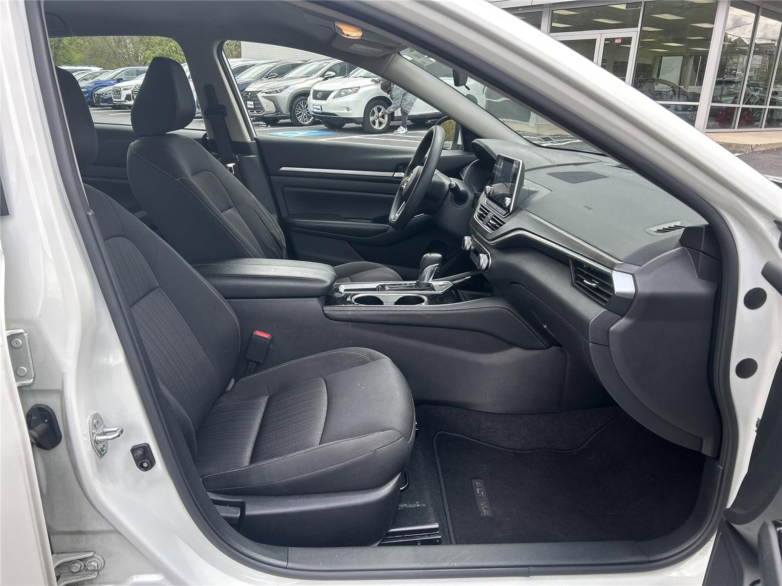 Used 2023 Nissan Altima 2.5 SV image 14