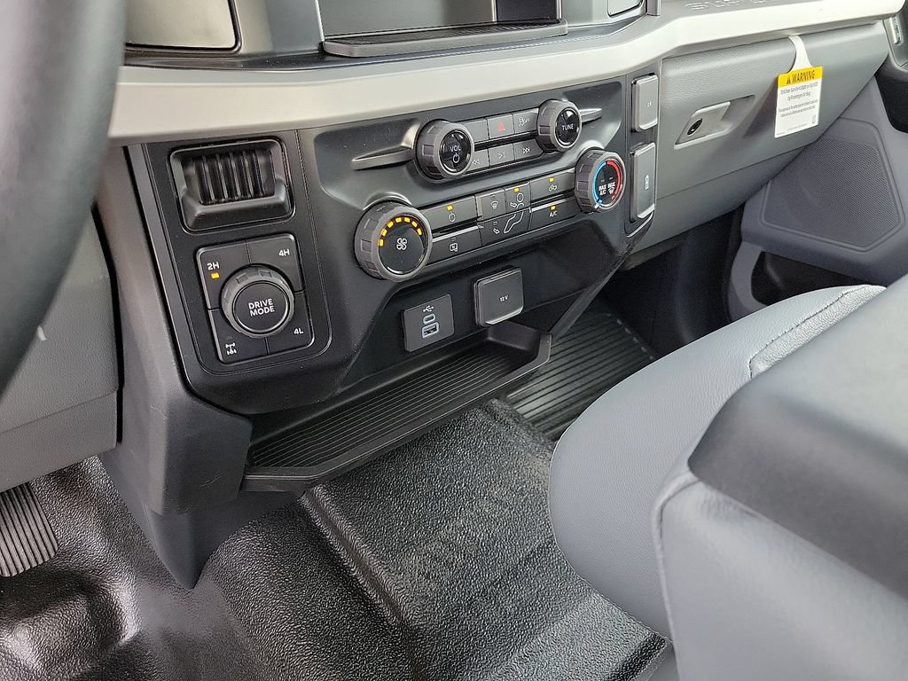 New 2026 Ford F250 XL w/ XL Off-Road Package AWD/4WD image 25