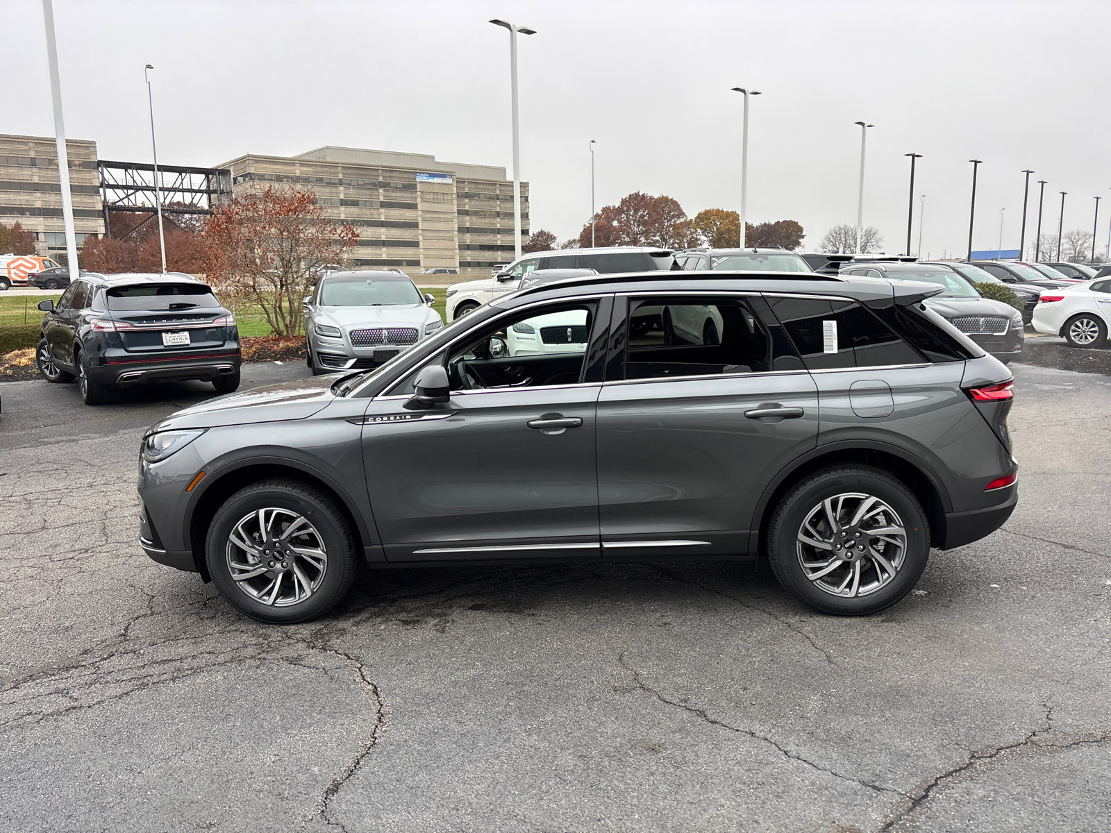 New 2026 Lincoln Corsair Premiere image 4