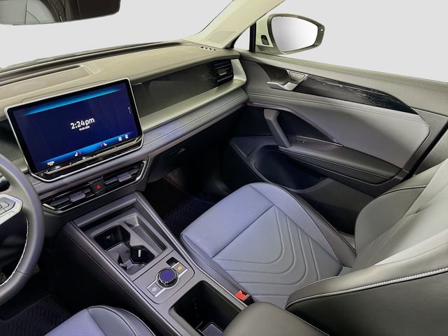 New 2025 Volkswagen Tiguan SE image 24