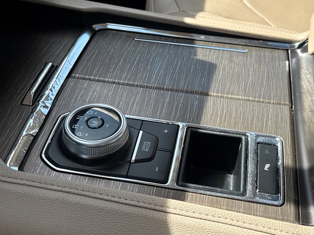 Used 2023 Ford Expedition Max Limited image 24