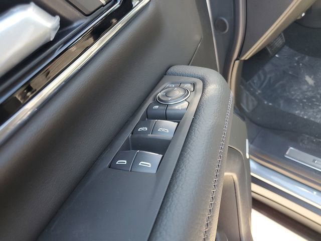 New 2026 GMC Yukon Denali w/ Denali Reserve Package AWD/4WD image 18