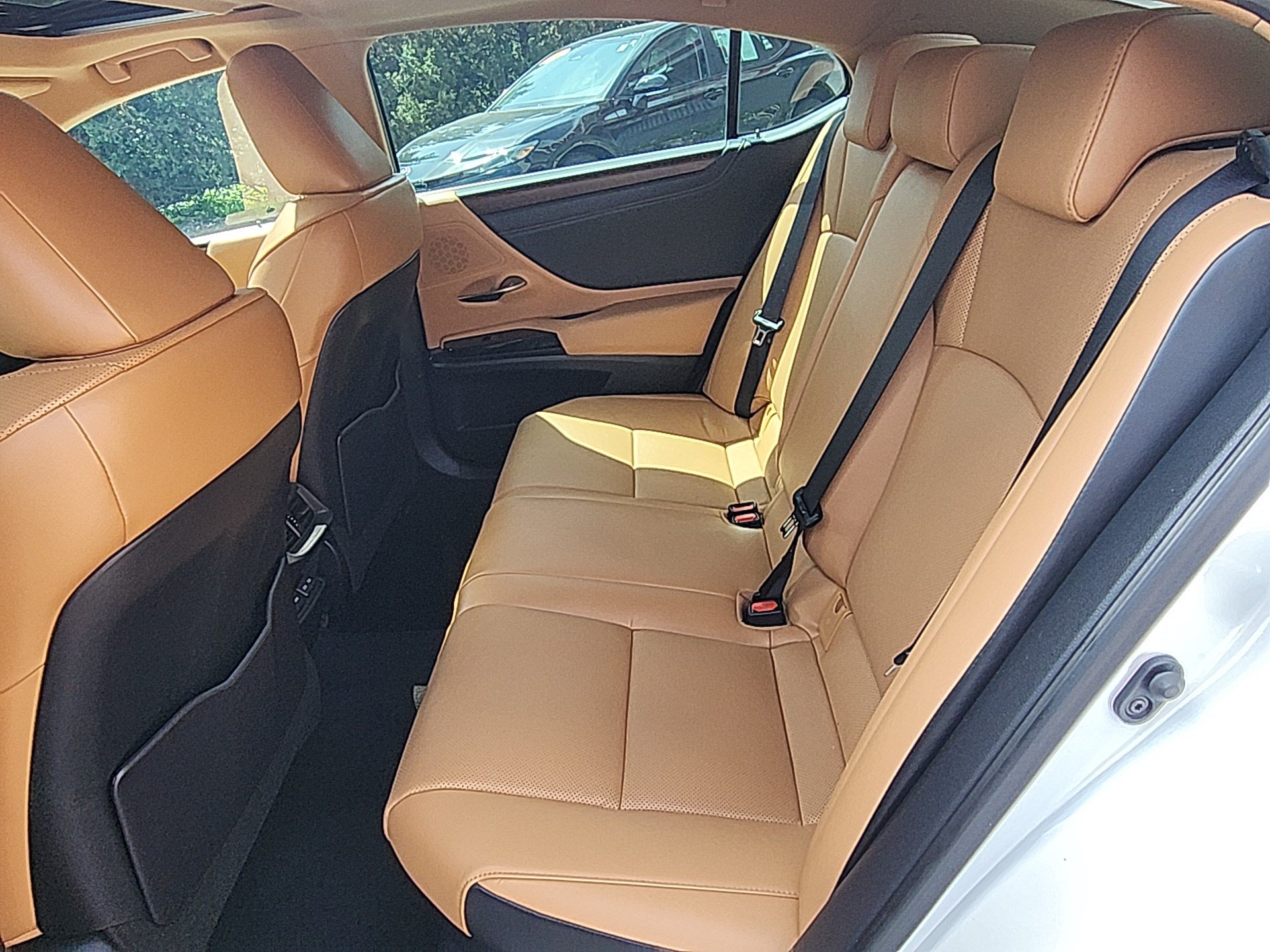 Used 2023 Lexus ES 300h w/ Premium Package FWD image 26