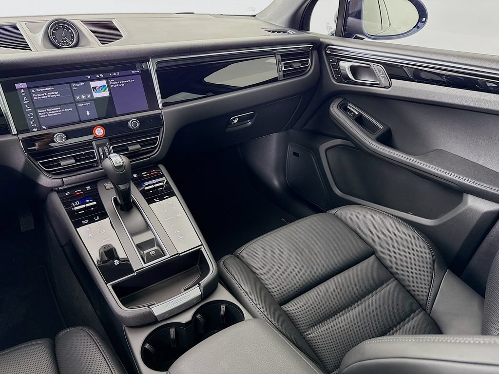 New 2026 Porsche Macan AWD/4WD image 26