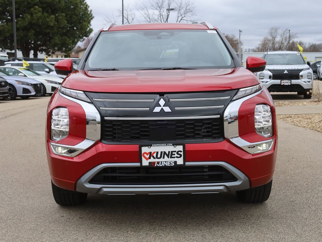 New 2025 Mitsubishi Outlander SEL image 3