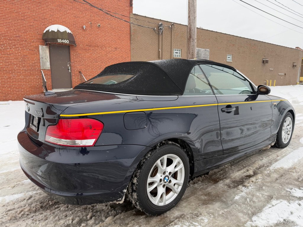 Used 2009 BMW 128i Convertible w/ Premium Pkg image 3