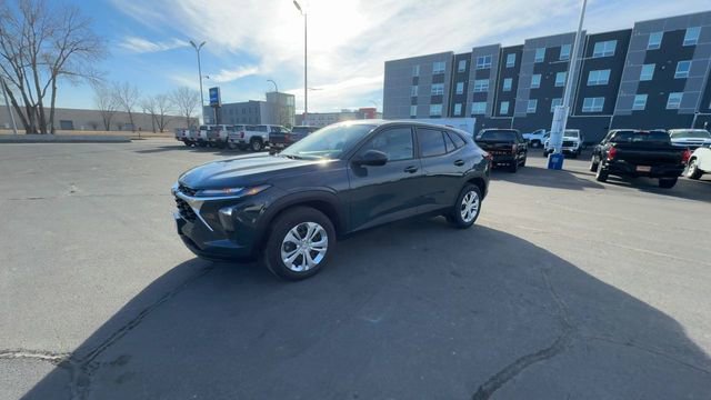 Certified 2025 Chevrolet Trax LS image 4