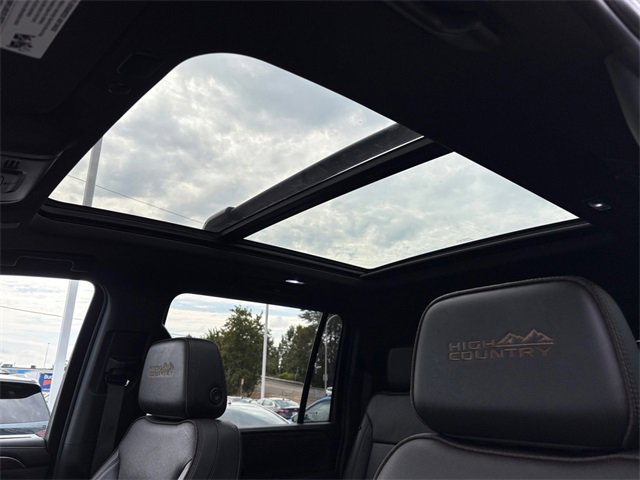 Used 2023 Chevrolet Suburban High Country w/ Premium Package 2 image 28