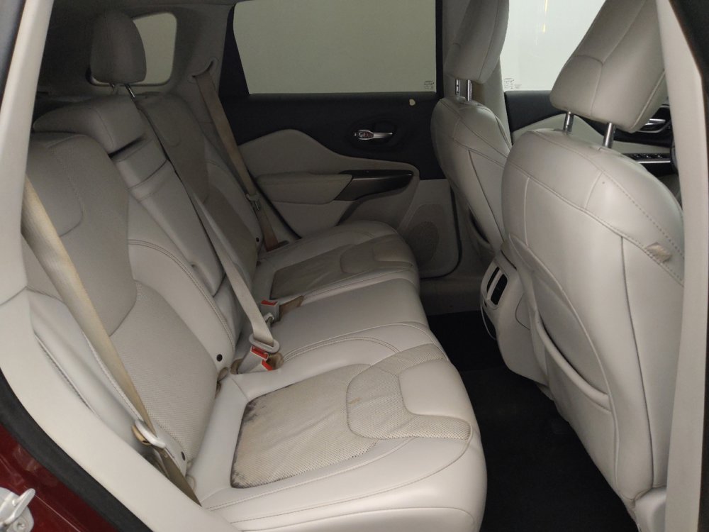 Used 2019 Jeep Cherokee Limited image 19