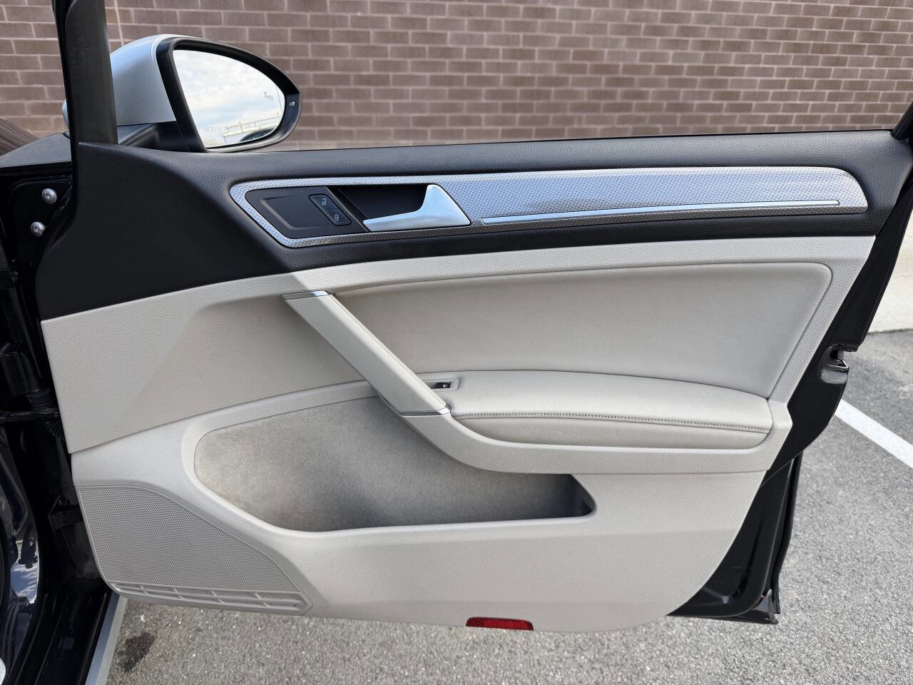 Used 2019 Volkswagen Golf Alltrack S image 26