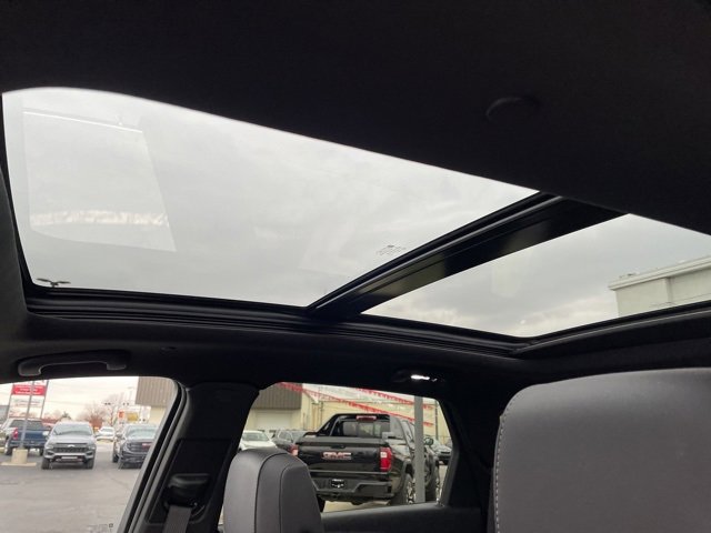 Used 2025 Cadillac XT5 Premium Luxury image 14