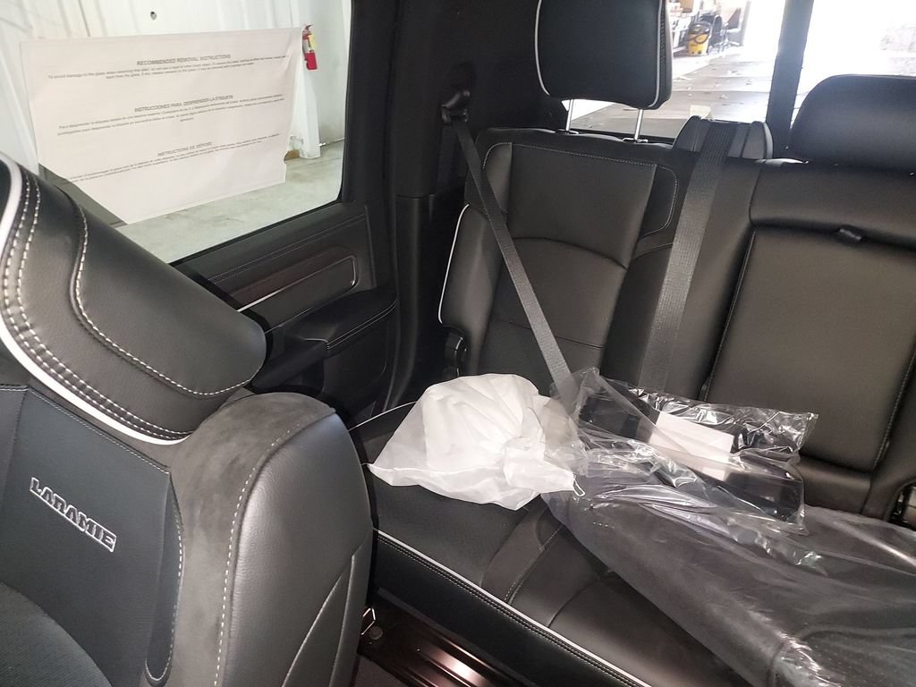 New 2026 RAM 2500 Laramie AWD/4WD image 12