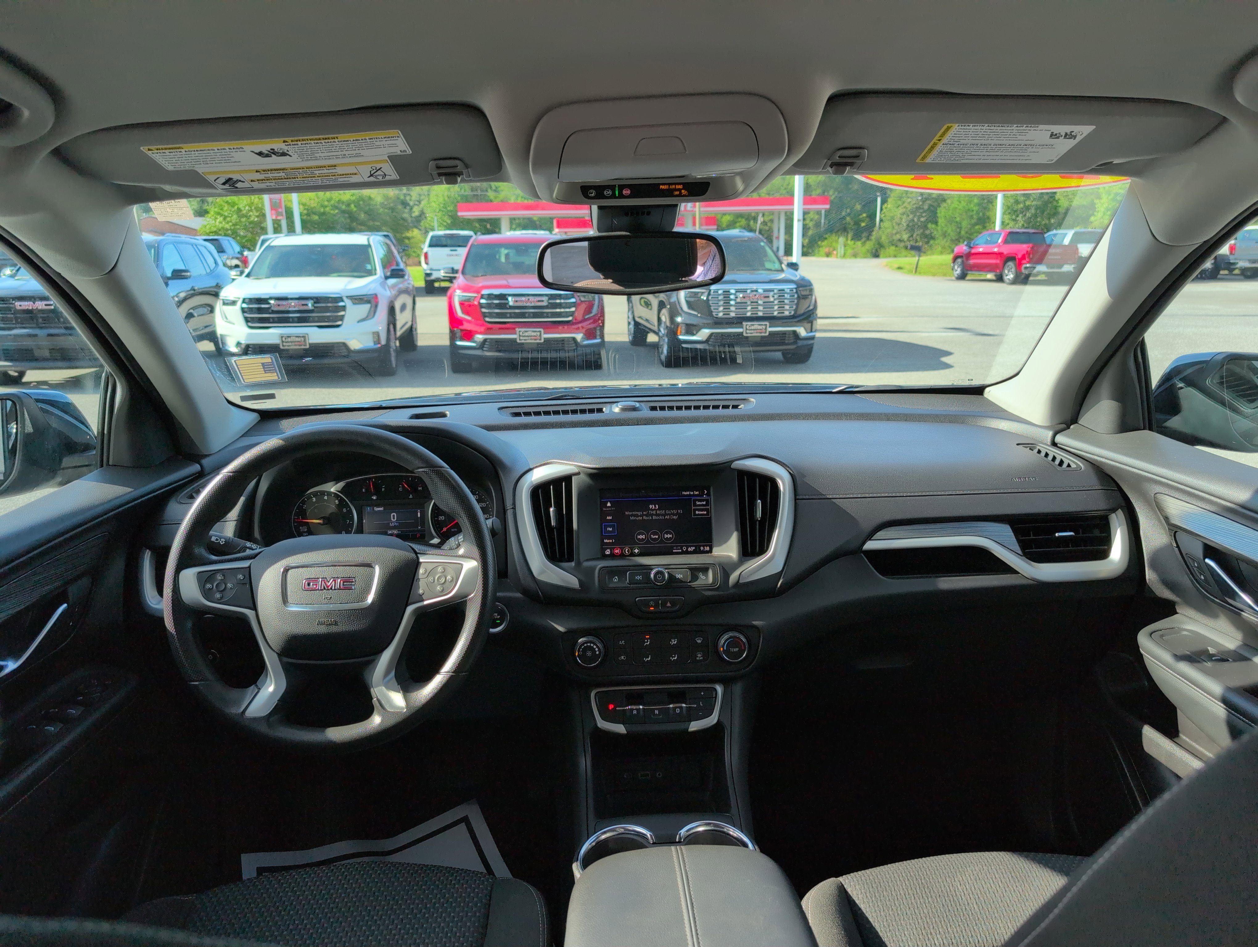 Used 2024 GMC Terrain SLE image 29