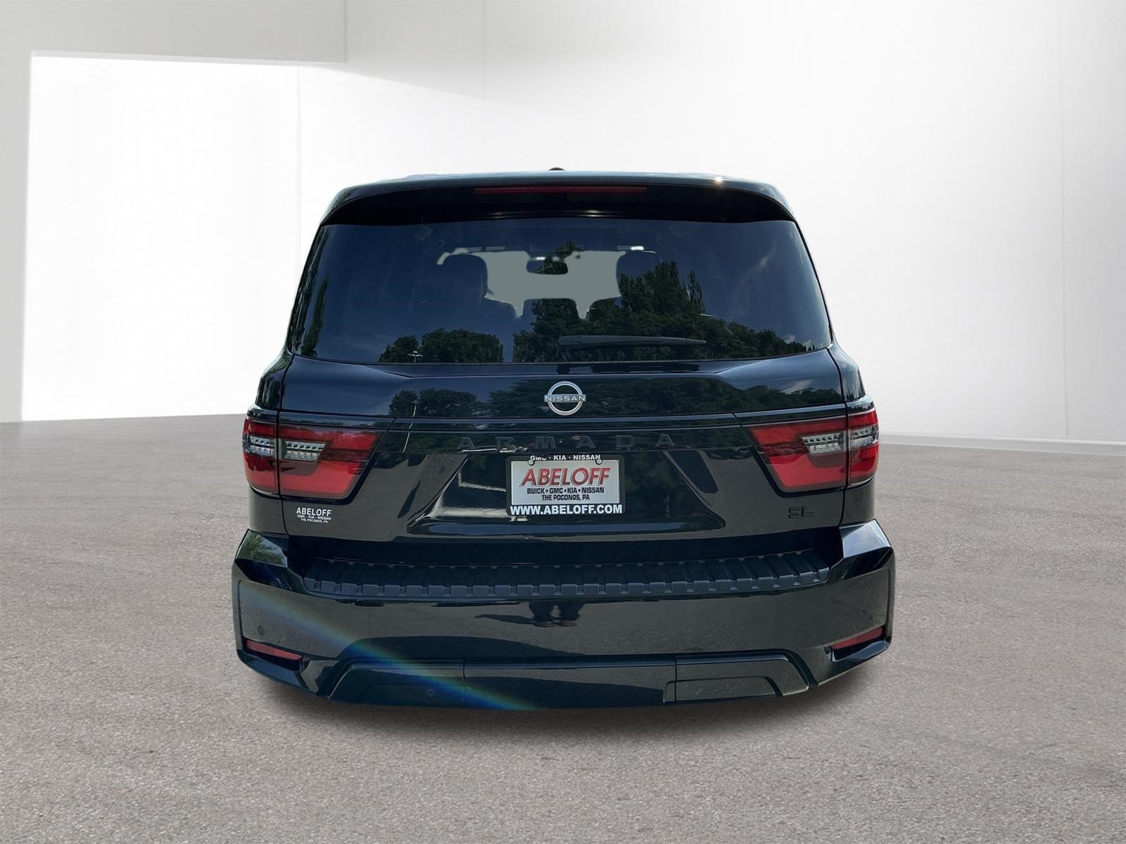 Used 2023 Nissan Armada SL w/ Midnight Edition Package AWD/4WD image 4