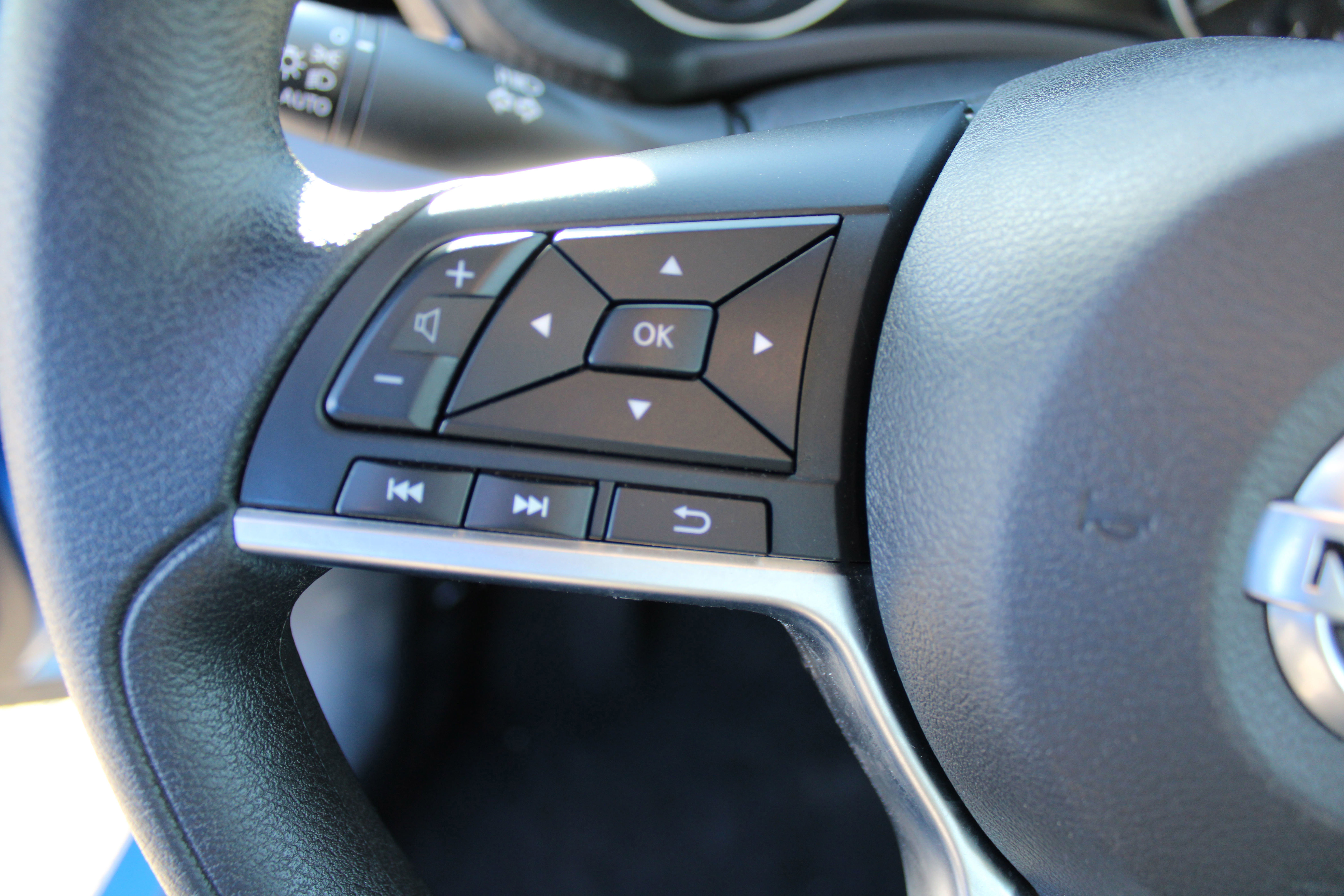 Used 2025 Nissan Sentra SV image 22