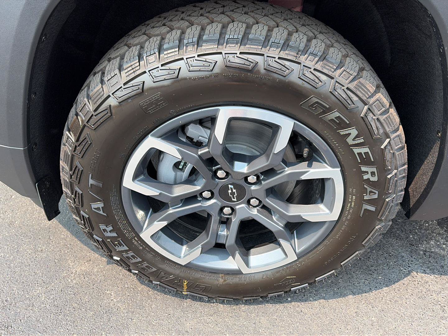 New 2027 Chevrolet Equinox ACTIV w/ Safety and Technology Package AWD/4WD image 39