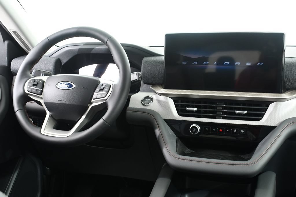 New 2026 Ford Explorer Active w/ Active Comfort Package AWD/4WD image 8