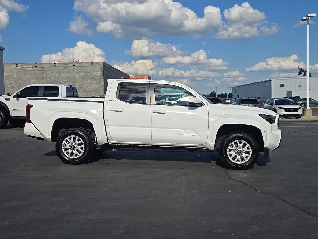 Used 2026 Toyota Tacoma SR5 AWD/4WD image 13