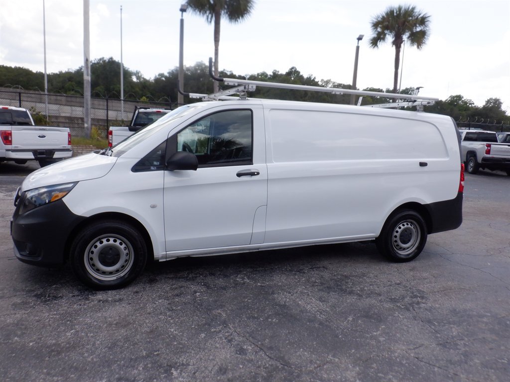 Used 2023 Mercedes-Benz Metris image 2