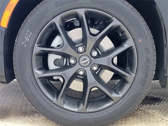 New 2026 Chrysler Pacifica Limited w/ S Appearance Package image 12