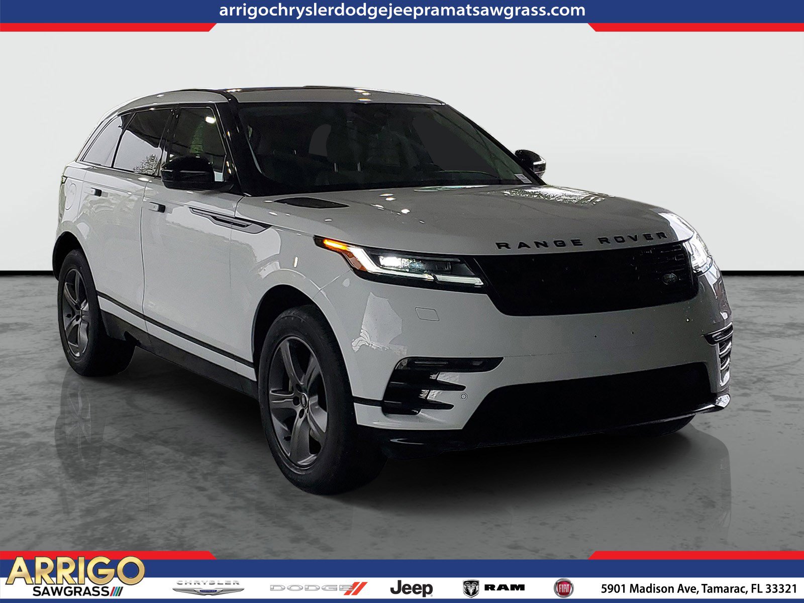 Used 2025 Land Rover Range Rover Velar Dynamic SE AWD/4WD image 1