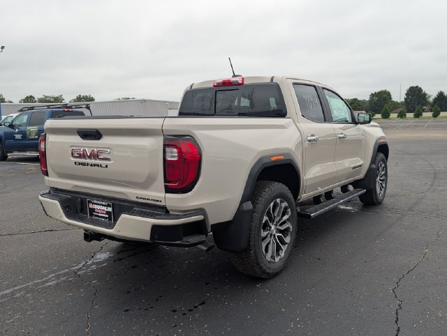 New 2026 GMC Canyon Denali w/ LPO, Black Badging Package AWD/4WD image 7