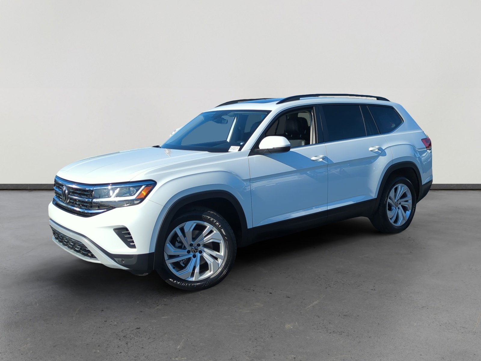 Used 2023 Volkswagen Atlas SE w/ Panoramic Sunroof Package image 1