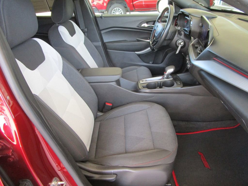 Used 2024 Chevrolet Trax RS w/ Driver Confidence Package FWD image 21