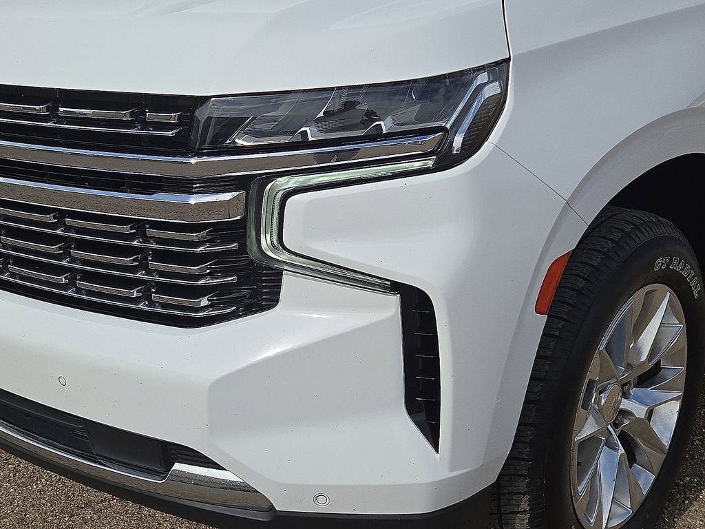 Used 2023 Chevrolet Suburban Premier image 10