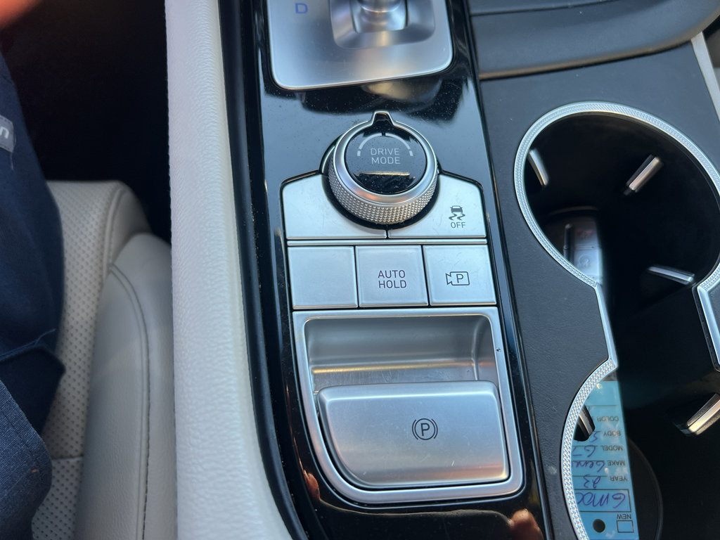 Used 2023 Genesis G70 2.0T image 21