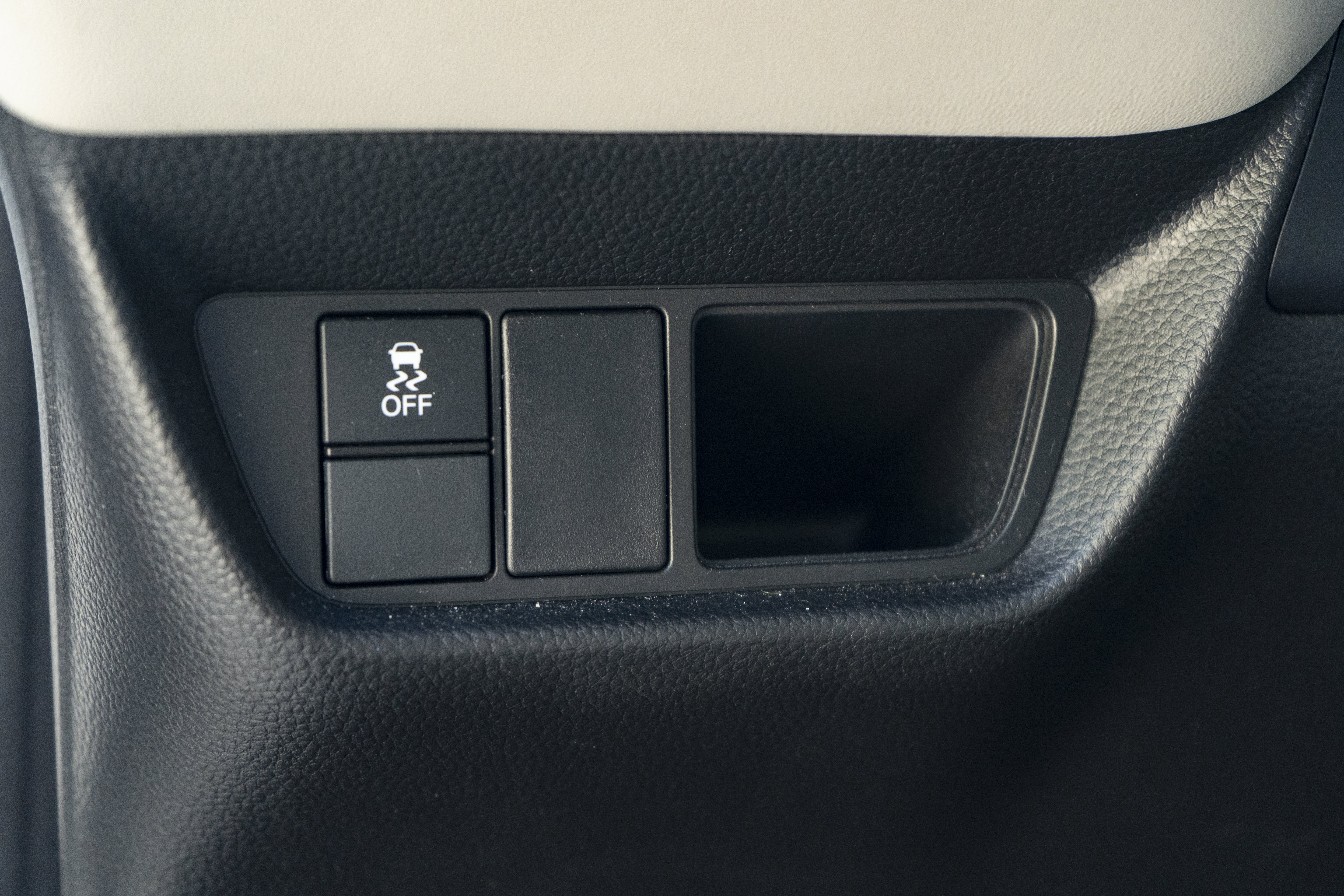 Certified 2024 Honda HR-V LX image 40