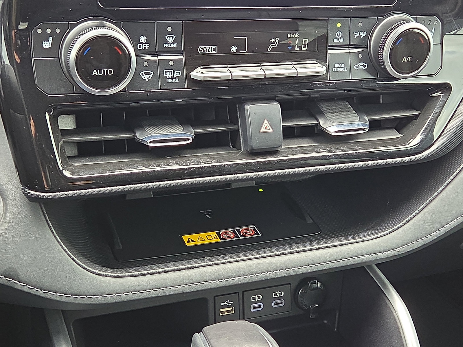 Used 2025 Toyota Highlander XSE AWD/4WD image 21