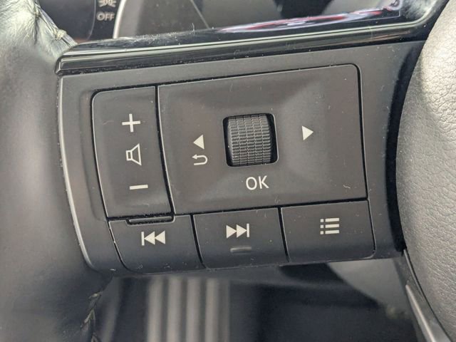 Used 2022 Nissan Pathfinder Platinum w/ Cargo Package image 17