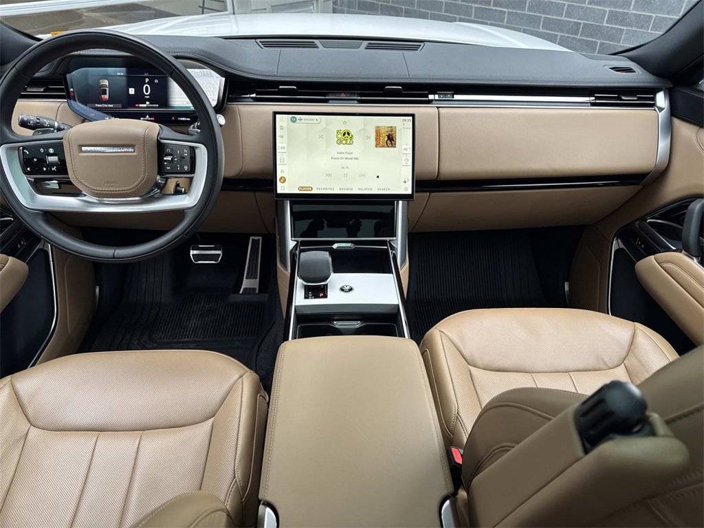 Used 2024 Land Rover Range Rover Long Wheelbase SE image 15