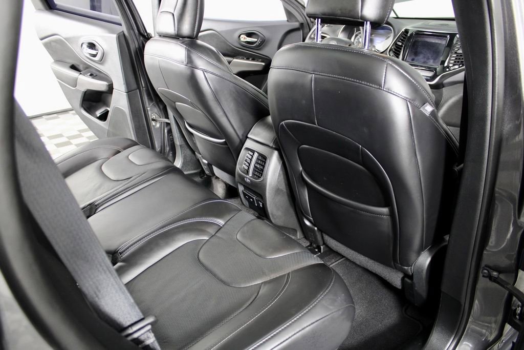 Used 2019 Jeep Cherokee Limited AWD/4WD image 33