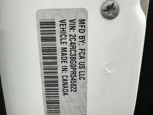 Used 2023 Chrysler Pacifica Touring-L image 24