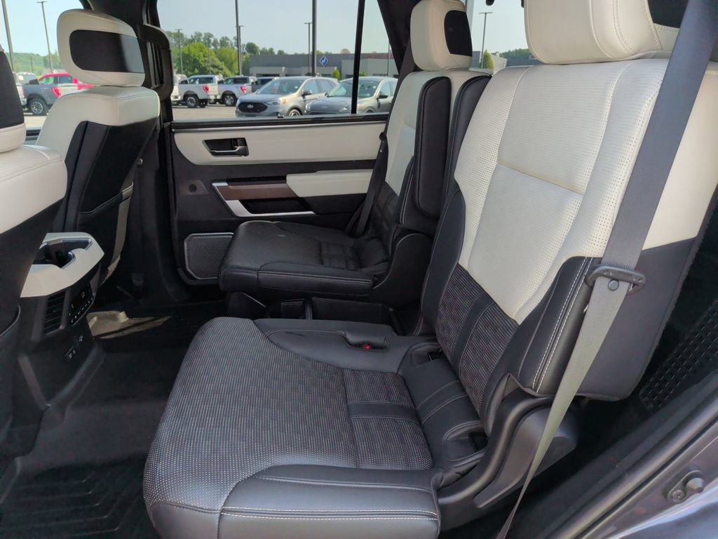 Used 2023 Toyota Sequoia Capstone AWD/4WD image 6