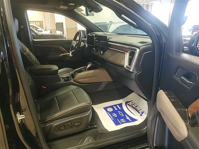 Used 2024 GMC Canyon Denali AWD/4WD image 22