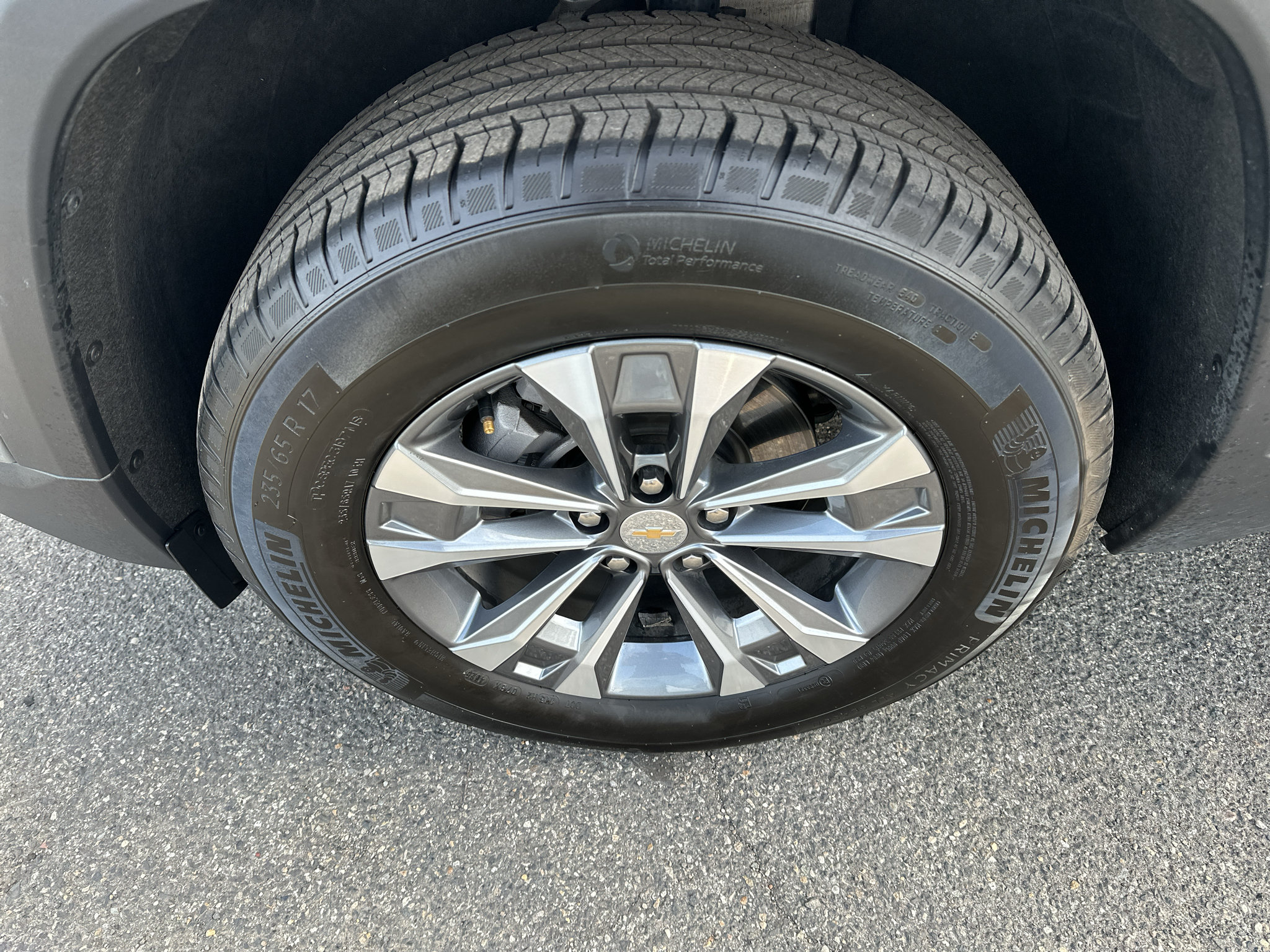 Used 2026 Chevrolet Equinox LT AWD/4WD image 9