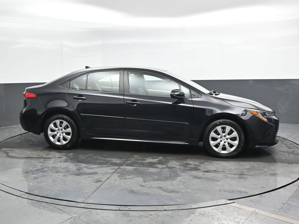 Used 2024 Toyota Corolla LE image 4