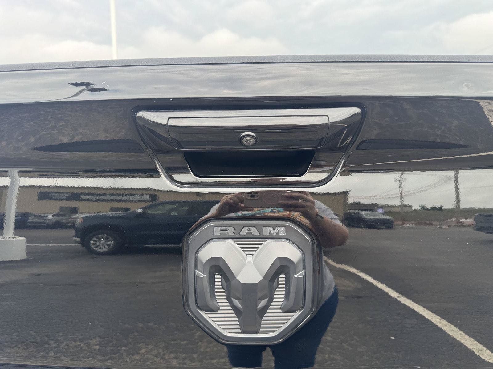 Used 2023 RAM 3500 Laramie AWD/4WD image 36
